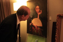 奇美董事長許文龍親臨府城藝博現場，大手筆購買了數件藝術品。