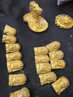 位於保加利亞的瓦爾納墓地（Варна）與遺址出土的黃金工藝品。