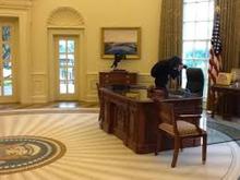 圖五：白宮辦公桌