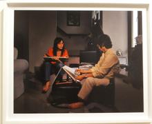 4-新加坡-鄭瑋玲《安潔拉與母親，新加坡》，顏料墨水印刷，63.2x77.5cm，2010。