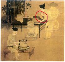 紅圈處為唐、宋人飲茶時，用以｢點茶｣的茶瓶，明代以後由於飲茶風氣改變，已相當罕見 （傳）劉松年，《攆茶圖》，局部，絹本，44.2×61.9㎝，國立故宮博物院