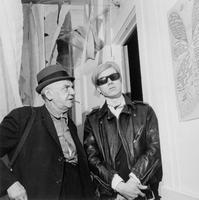 圖片3. 維加和美國普普藝術家Andy Warhol的合照, 1965, Courtesy of International Center of Photography, Source：http://